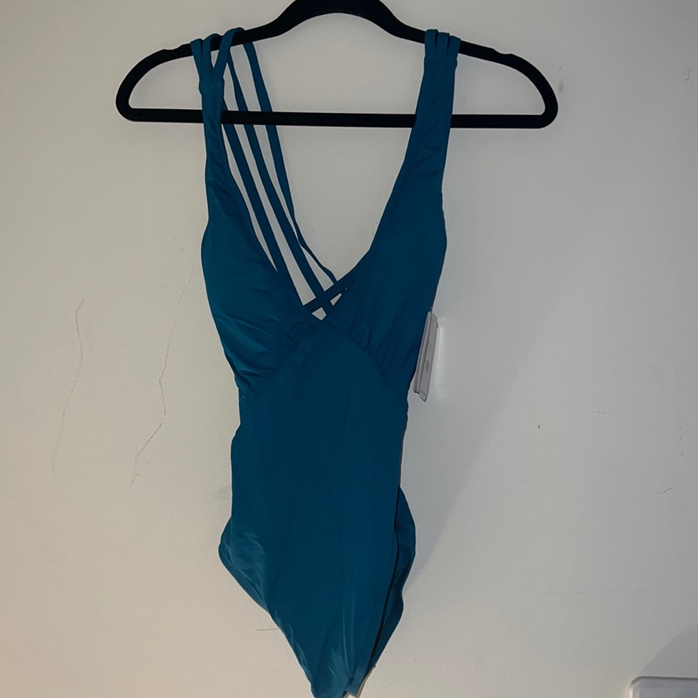 One piece swimwear